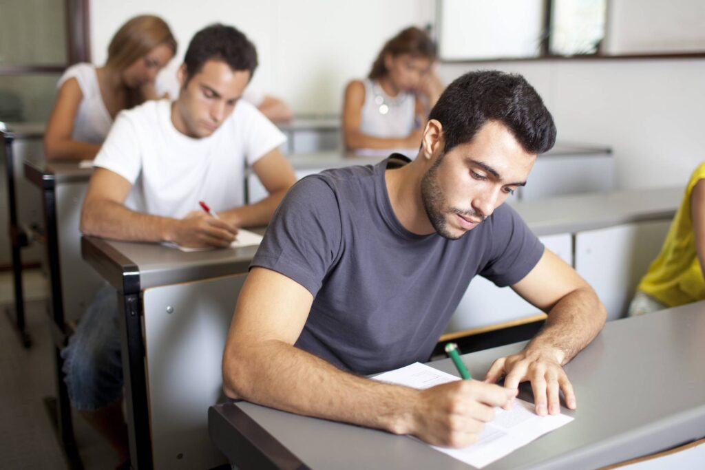Études post-bac : préparer les concours grâce à des cours spécialisés