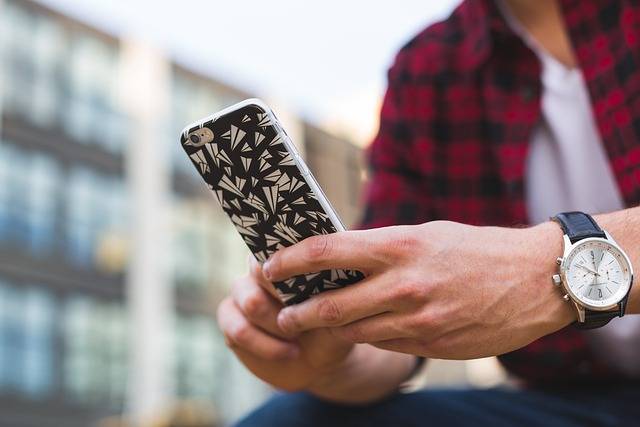 Les règles légales du SMS marketing : respecter la confidentialité et le consentement