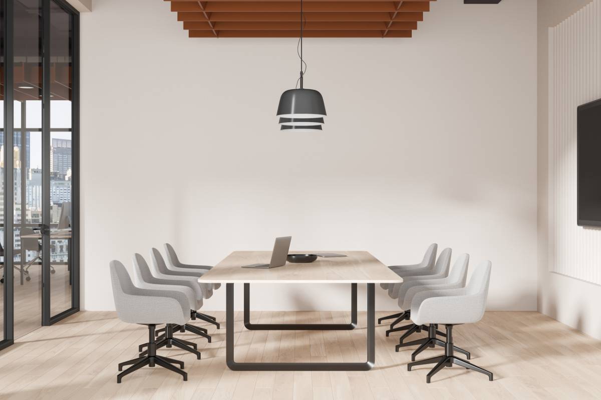 Choisissez la bonne table de réunion pour un espace de travail performant