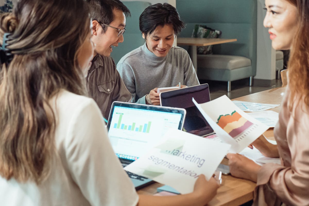 Commercial construisant son plan de prospection avec objectifs et suivi
